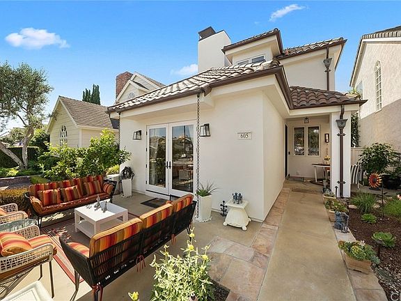 4th image of 605 Dahlia Ave