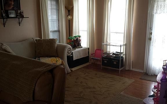 5th image of 2836 Sommerset Dr