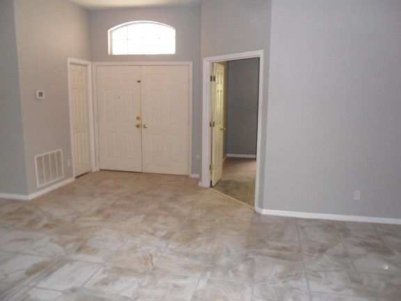 5th image of 2615 Brookville Dr