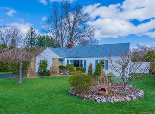 102 Mapleside Dr, Wethersfield, CT 06109