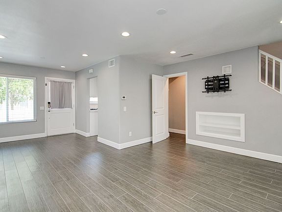 4th image of 23 Bentwood Ln