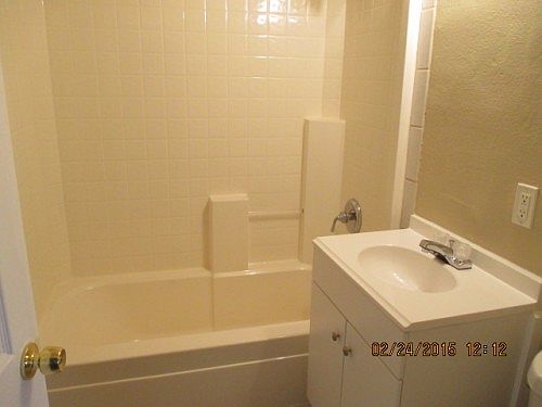 4th image of 2609 59th Ave NE