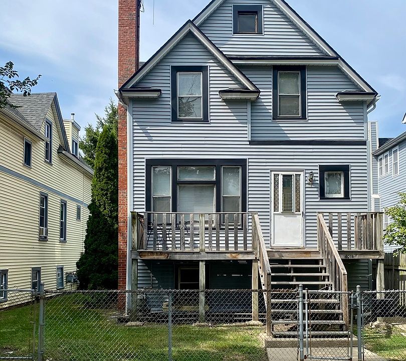 2nd image of 4018 N Sacramento Ave