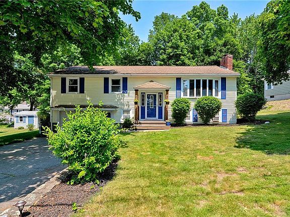 3rd image of 27 Taft Rd