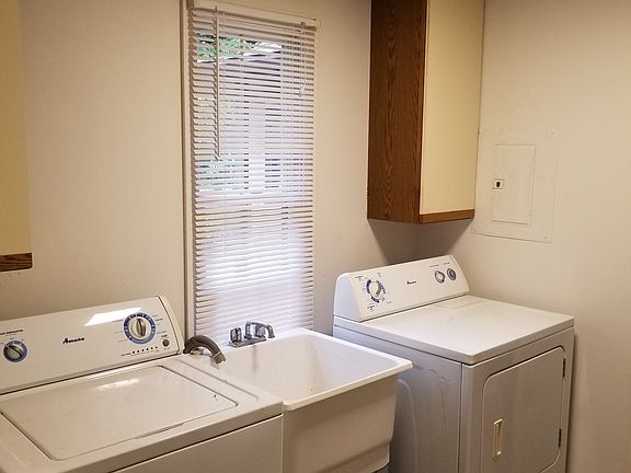 1st floor laundry