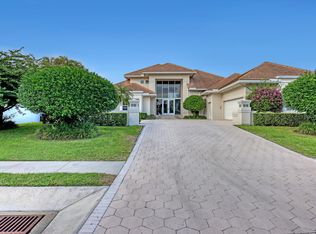 7207 Valencia Dr, Boca Raton, FL 33433