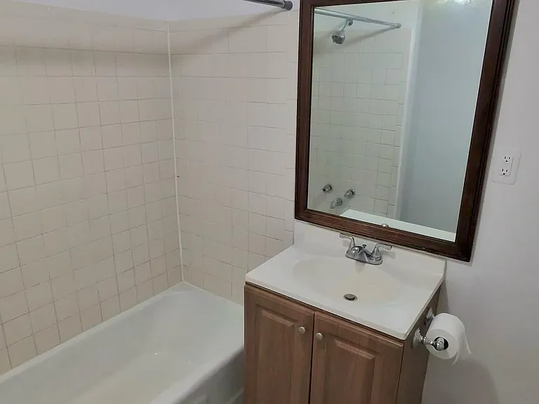 407 Lebaum St SE #4 — Photo 8