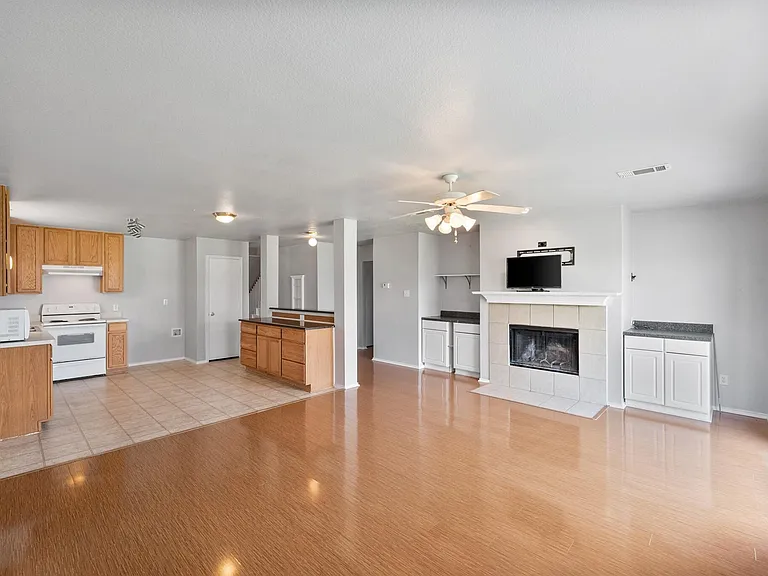 5012 Raymond Dr — Photo 7