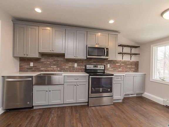 2nd image of 19 Northcote Dr