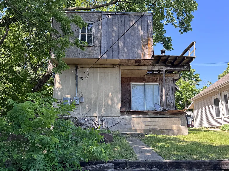 112 S B St — Photo 4