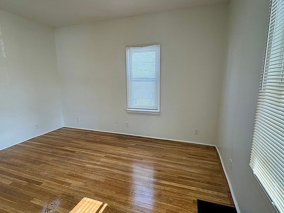 4th image of 513 Bissell St NE #1