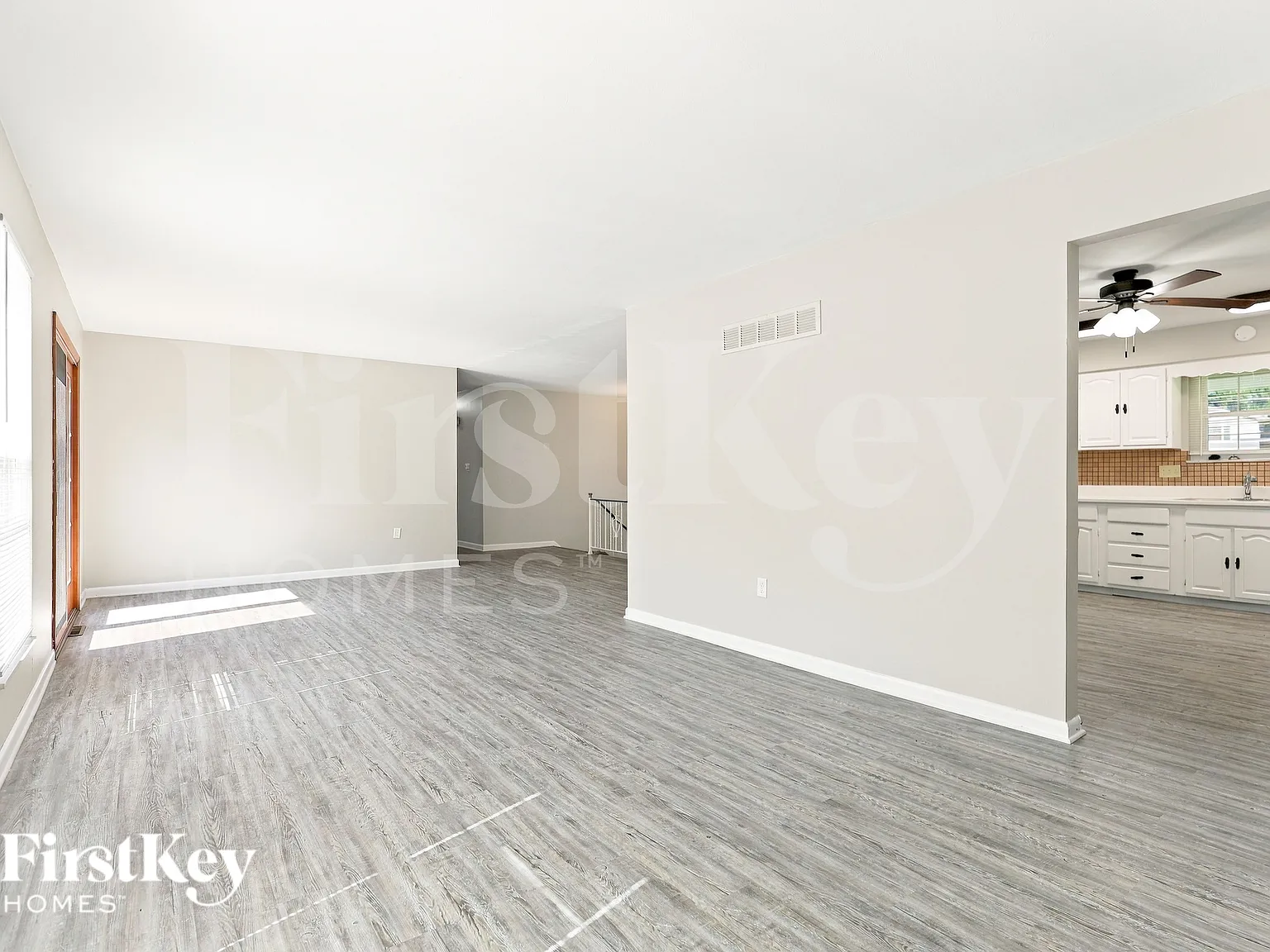 4 bed, 2.5 bath, 2520 sqft, $2,670 — Photo 3