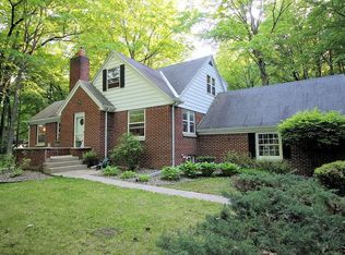 W145N7471 Northwood Dr, Menomonee Falls, WI 53051