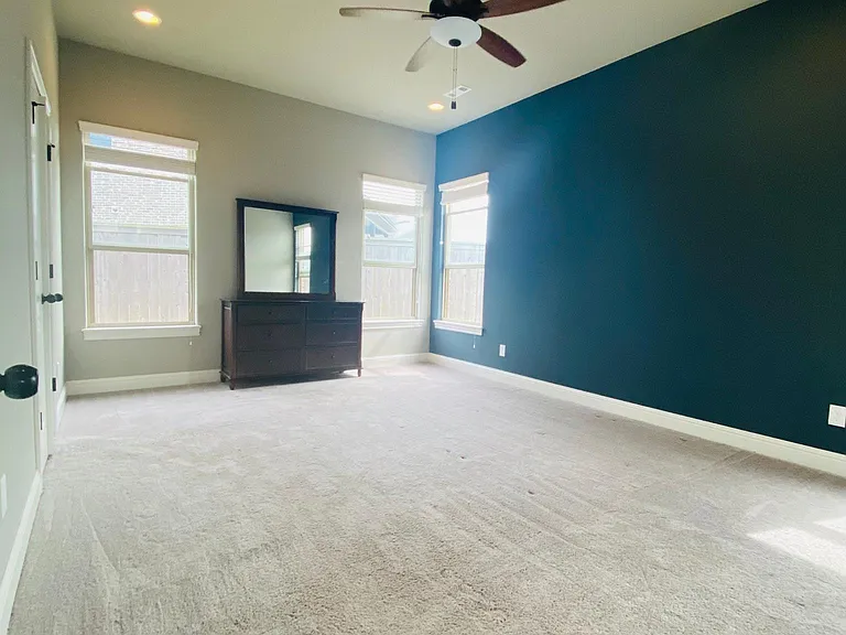 4700 Bedingfield St — Photo 7