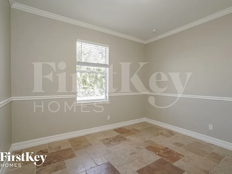 4116 SW 16th Pl — Photo 10
