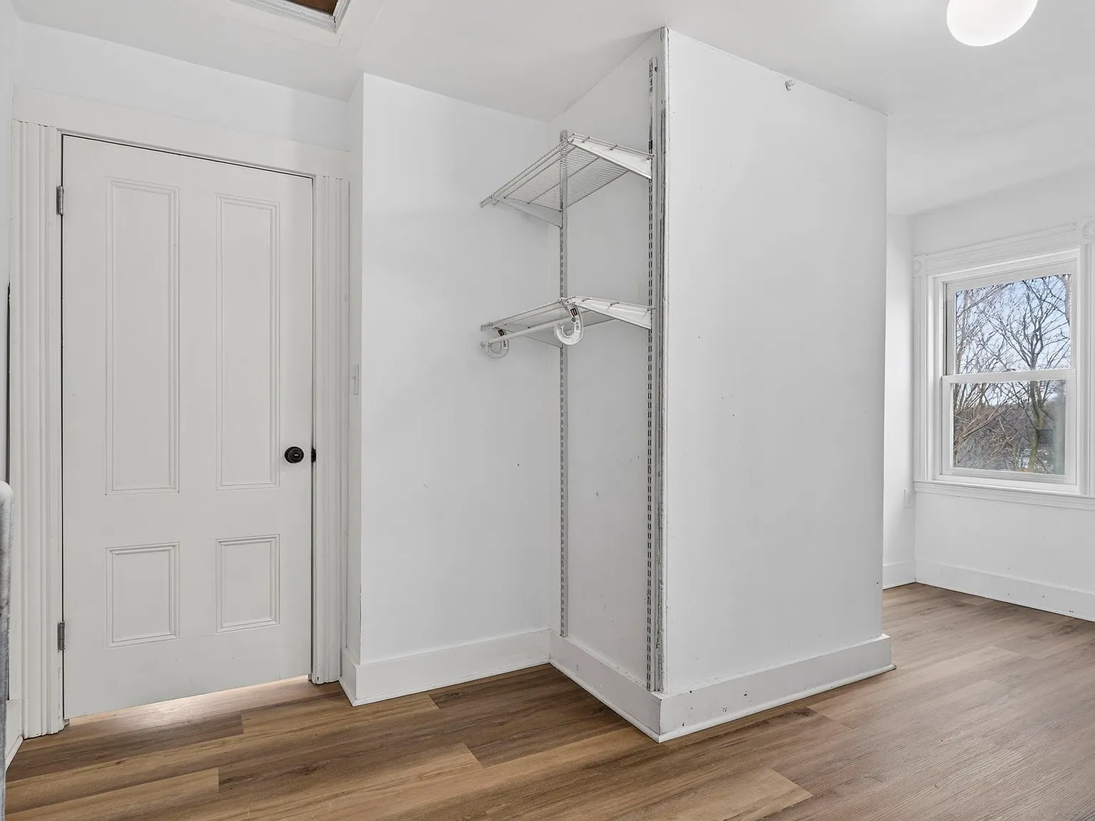 4 bed, 2.0 bath, 1617 sqft, $3,850 — Photo 3