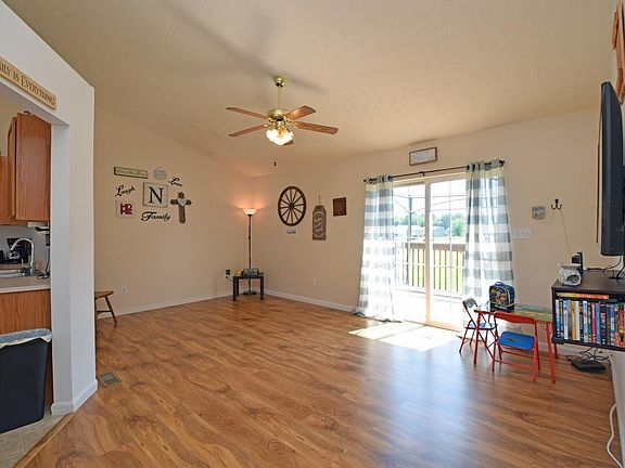 3rd image of 305 S Michele Dr