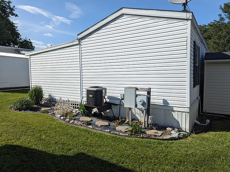 24 Blue Spruce Ln — Photo 3