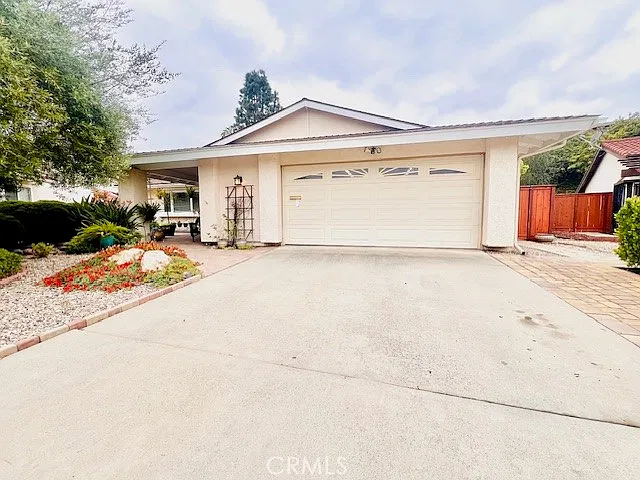 3 bed, 2.0 bath, 1770 sqft, $4,300 — Photo 1