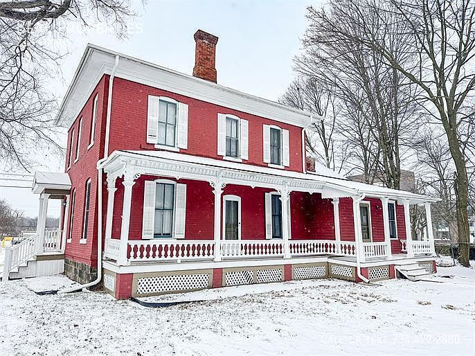 1st image of 218 Ferris St