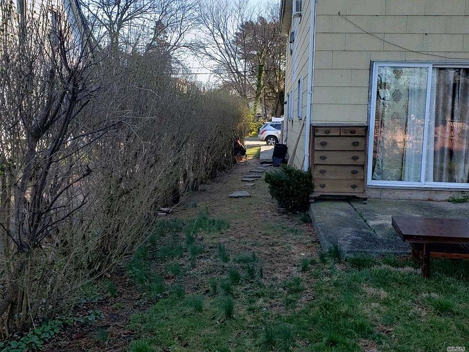 2nd image of 44 Ingraham St