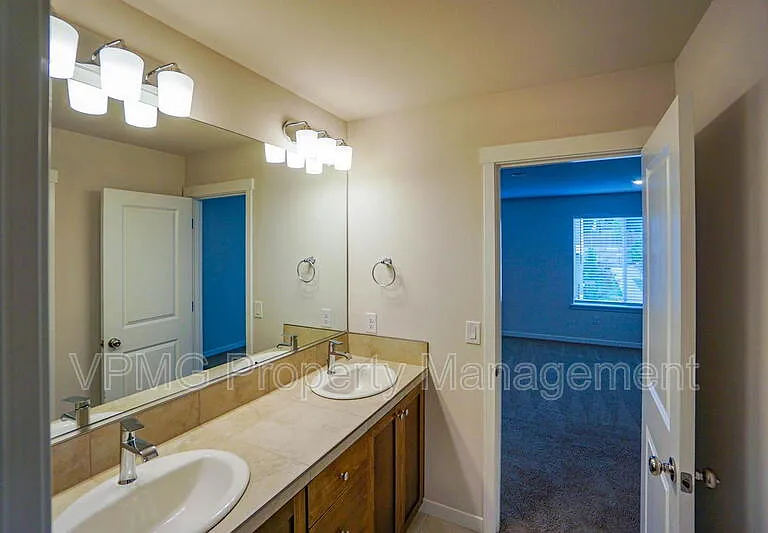6921 NE 16th Ave — Photo 37
