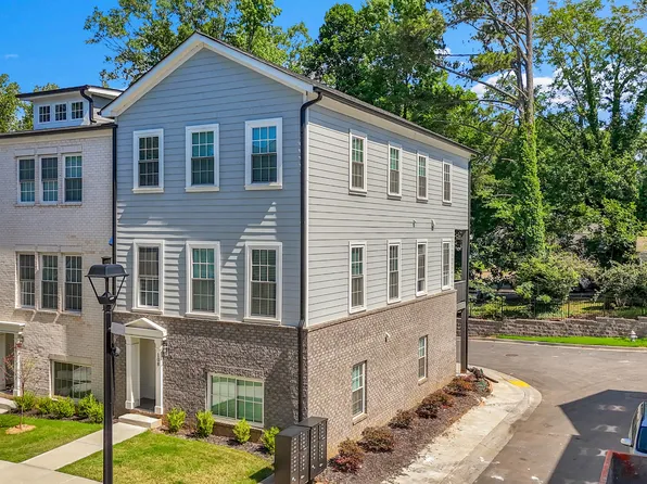 3165 Dogwood Dr, Hapeville, GA