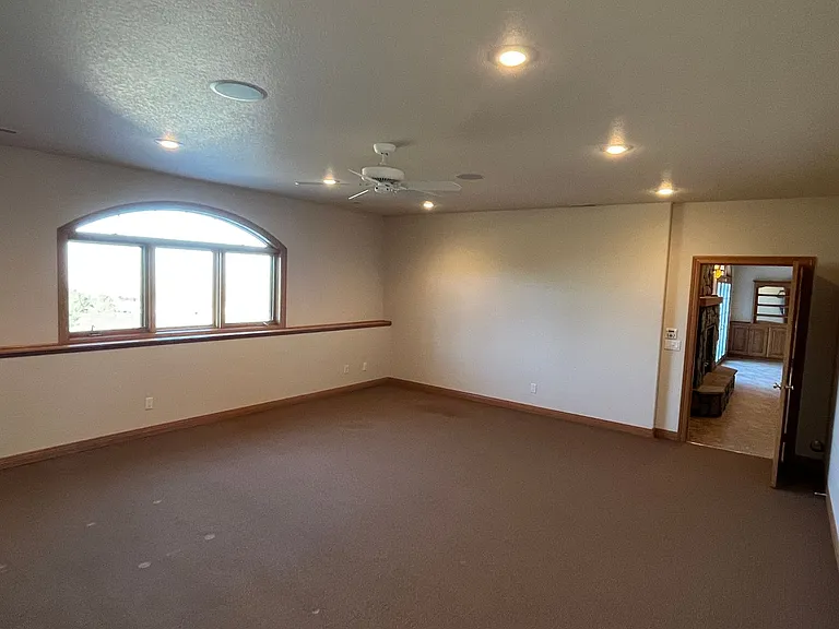 1124 Alta Vista Dr — Photo 32