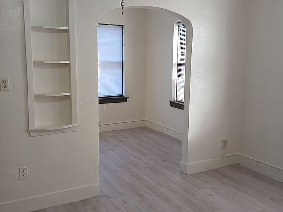 5th image of 1035 S 17th St #1B-1Ba-700Sqft