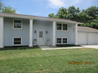 1151 Riverview Rd, Fremont, NE 68025