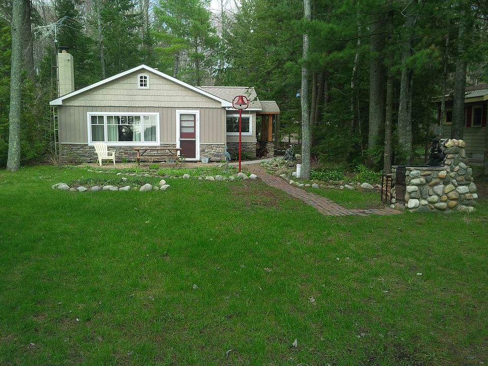 1st image of 5443 E Shore Dr NE