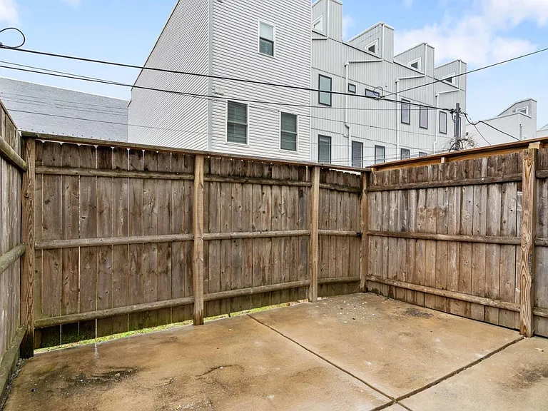 1410 N Marston St — Photo 29