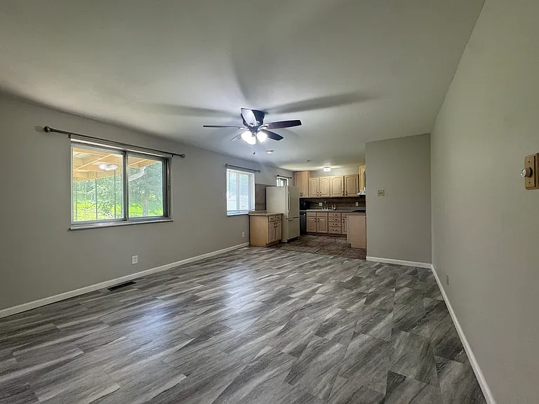 1816 Schulte Hill Dr — Photo 4