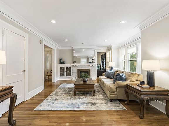 3rd image of 54 University Ct