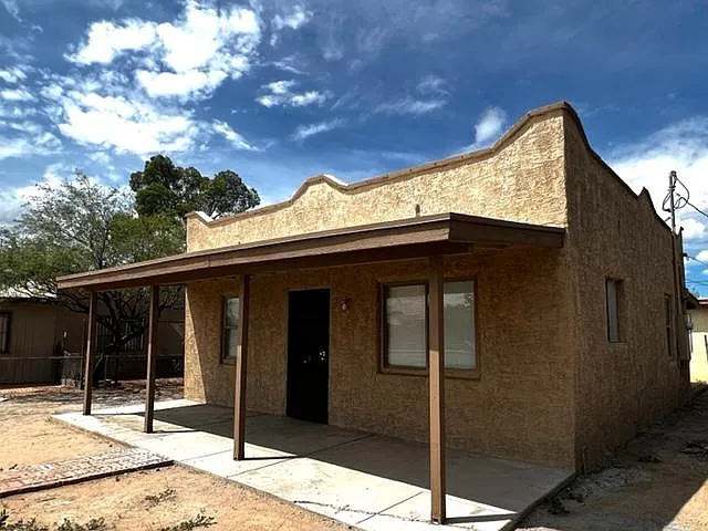 2 bed, 700 sqft, $1,175 — Photo 2