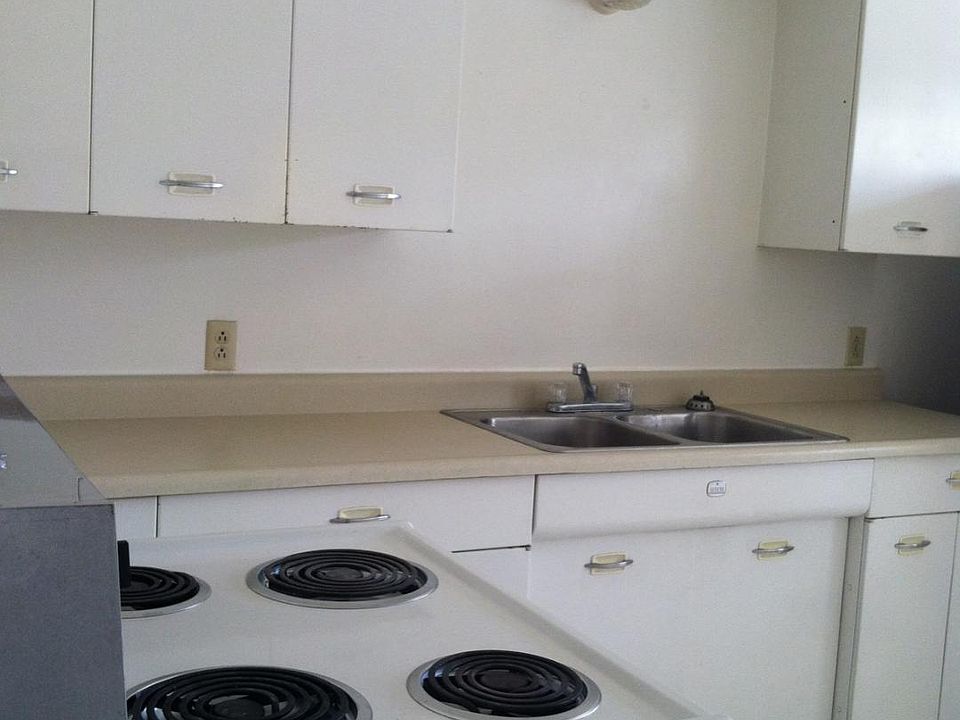 2nd image of 846 25th St APT 7