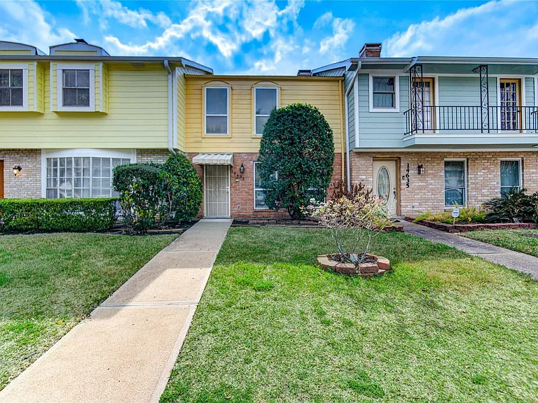 14633 Perthshire Rd — Photo 42