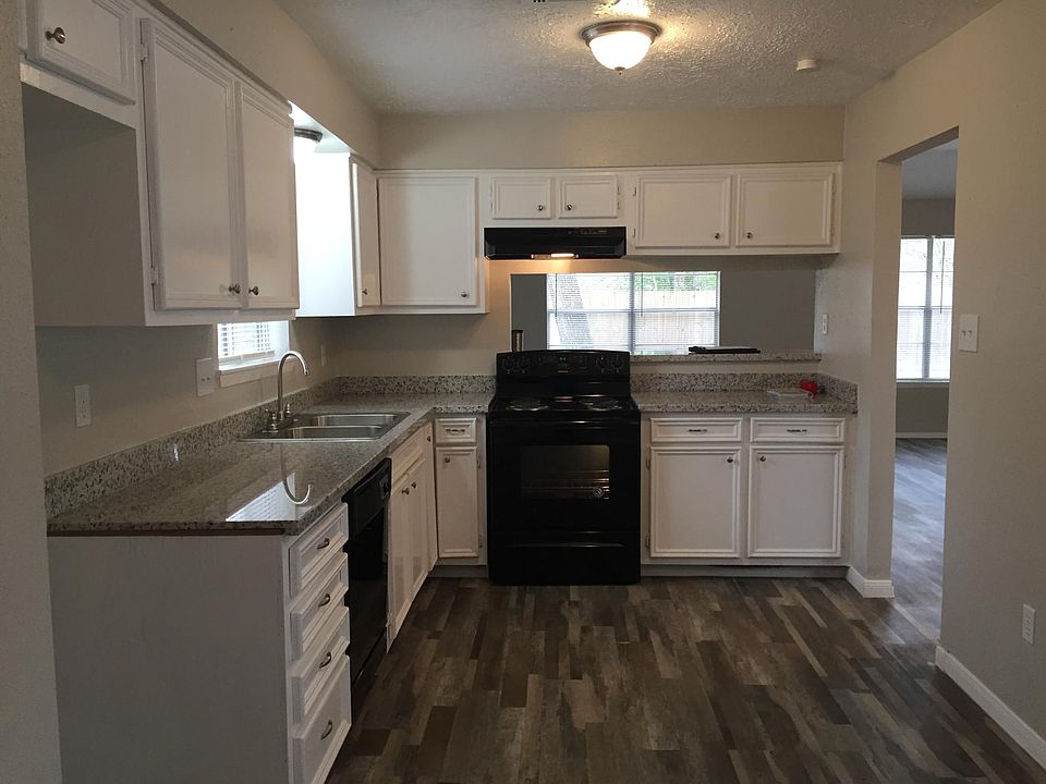 Kitchen- new appliances and shiny new granite countertops
