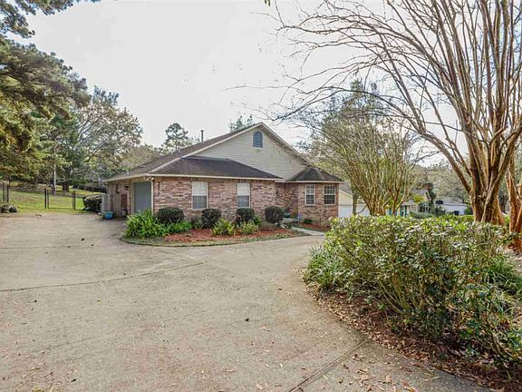 3rd image of 3771 Longchamp Cir