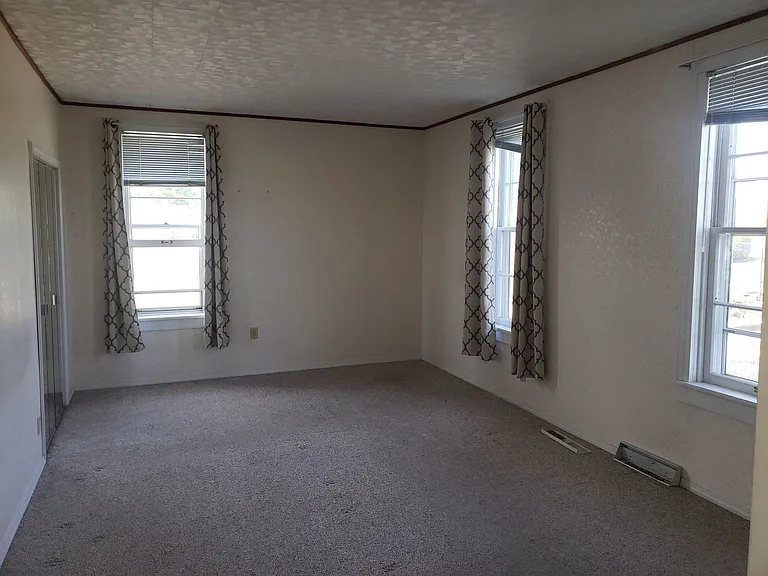 9739 Maysville Rd — Photo 4