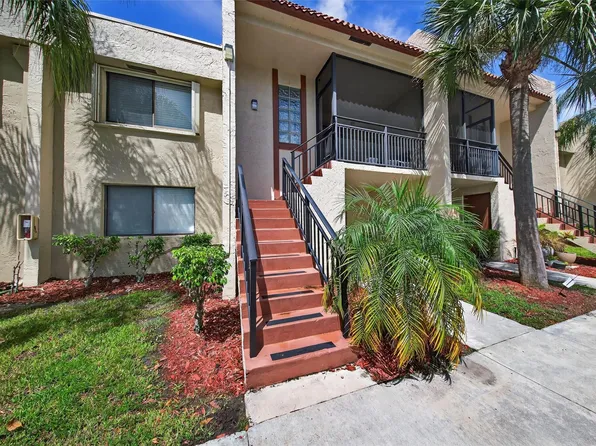 412 Lakeview Drive #202, Weston, FL 33326
