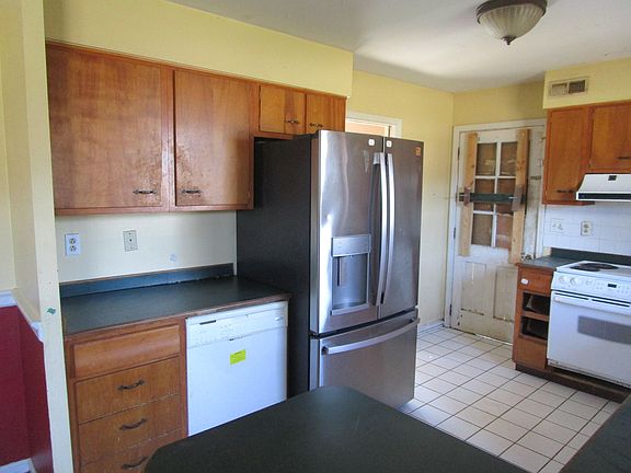 5th image of 403 N 1st St