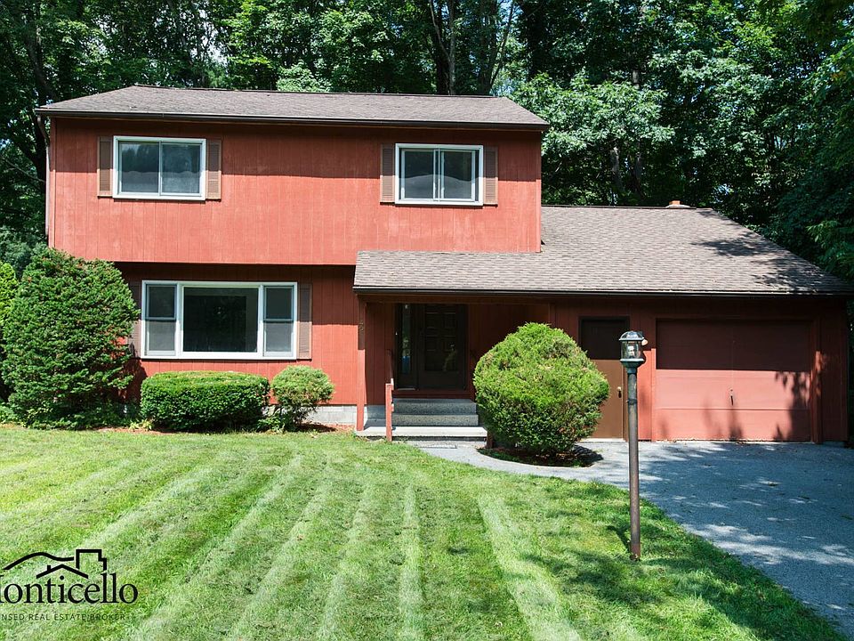 1st image of 3 Woodcliffe Dr