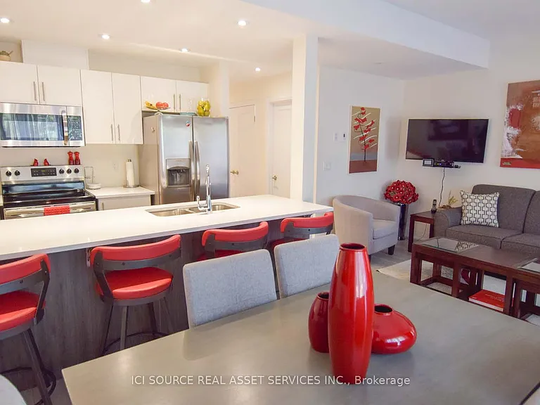 393 Manitoba St #1 — Photo 2
