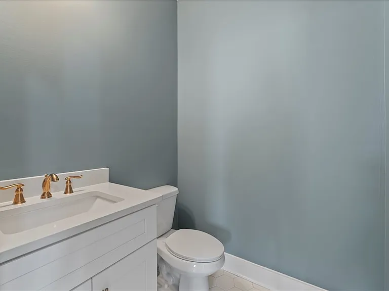 1072 Bruce St — Photo 8
