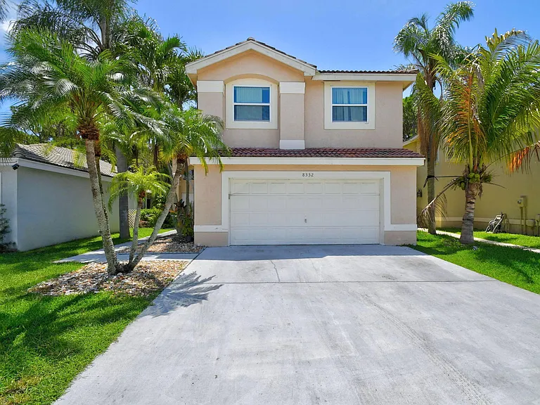 8332 Bermuda Sound Way — Photo 3