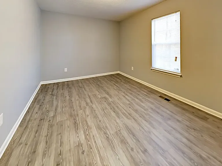 2806 Dellinger Dr — Photo 5