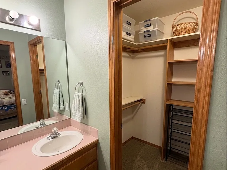 162 W Woodbury Dr — Photo 12