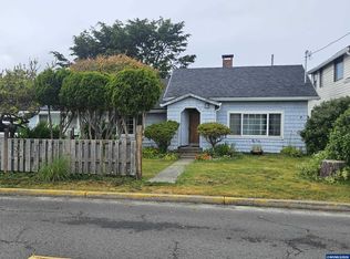 1421 NW 17th St, Lincoln City, OR 97367