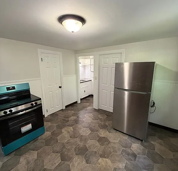 149 West St #2 — Photo 2